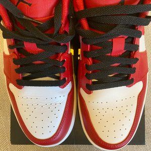NIKE AIR JORDAN 1 RETRO LOW REVERSE CHICAGO BULLS RED